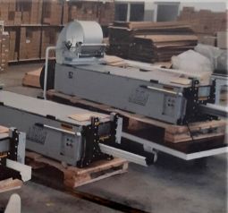Máquina perfiladora de caleiras em alumínio lacado
